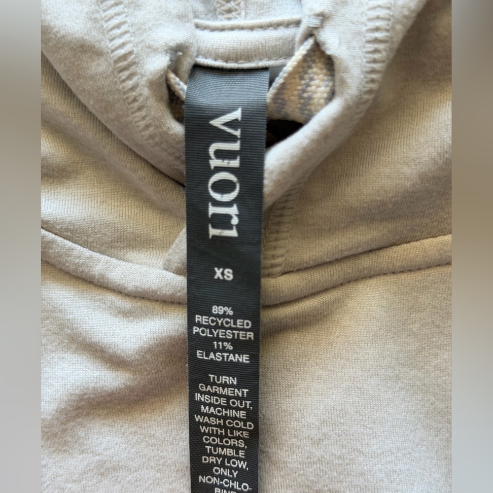 Vuori Halo Pullover Hoodie. Color Salt XS - Picture 2 of 2